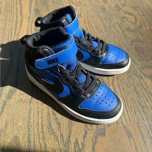 Nike Kids Sneakers in Blue and Black